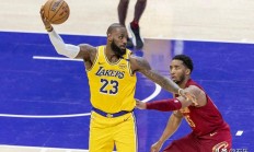 半岛体育网站-NBA总决赛激烈上演，湖人vs.热火谁更胜一筹？