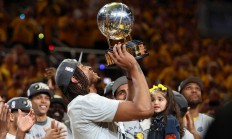 半岛体育app下载地址-步行者中锋因球风粗暴被禁赛