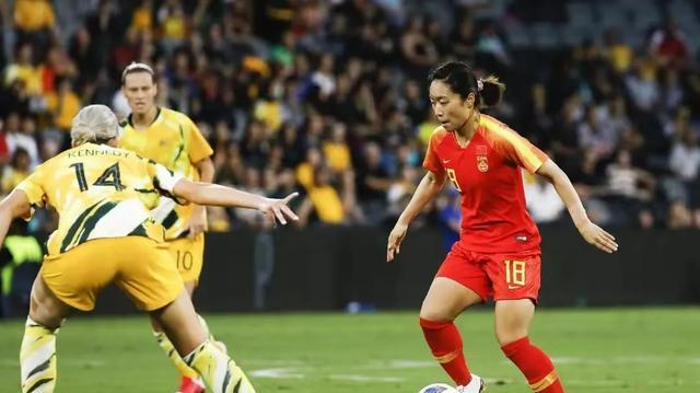 中国女足在国家比赛中崭露头角