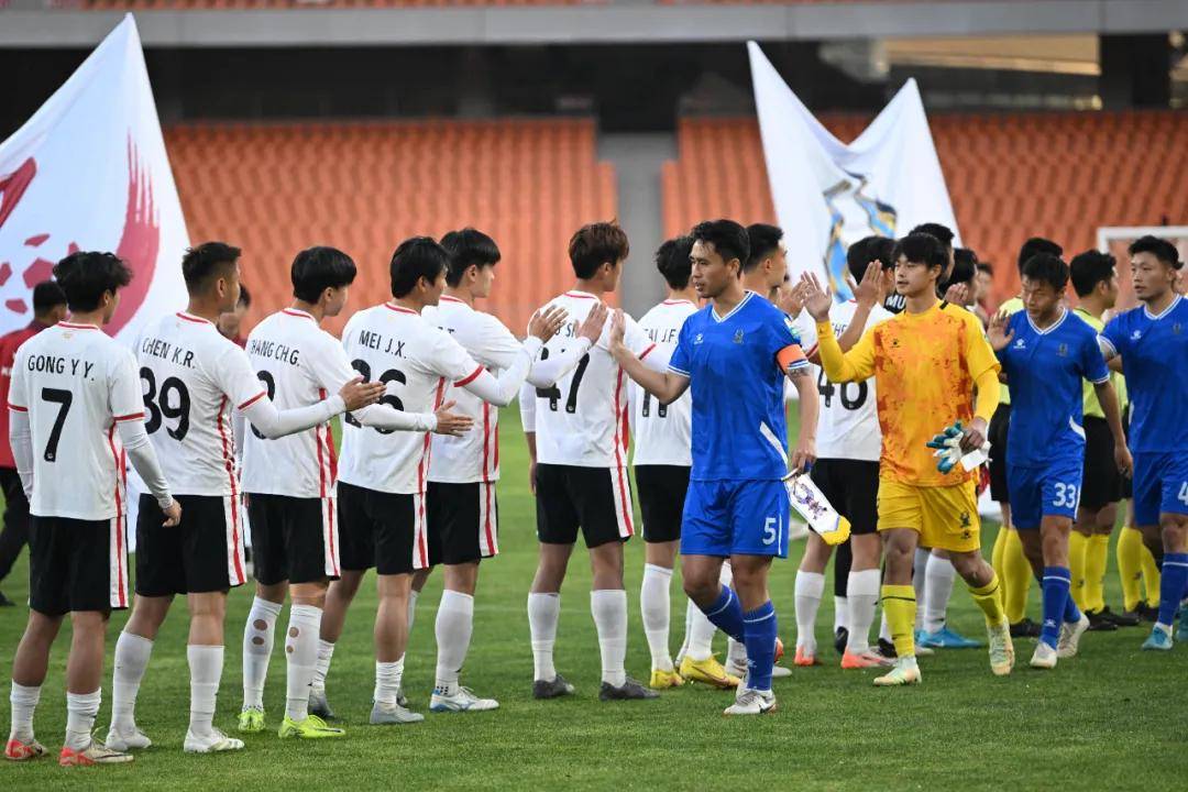 国家队实力强劲，备战重大足球赛事，球迷翘首期待