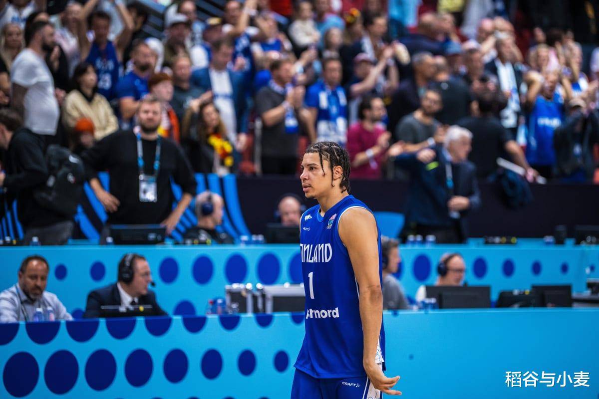 芬兰队在比赛中表现出色,轻松取胜 芬兰队在比赛中表现出色,轻松取胜