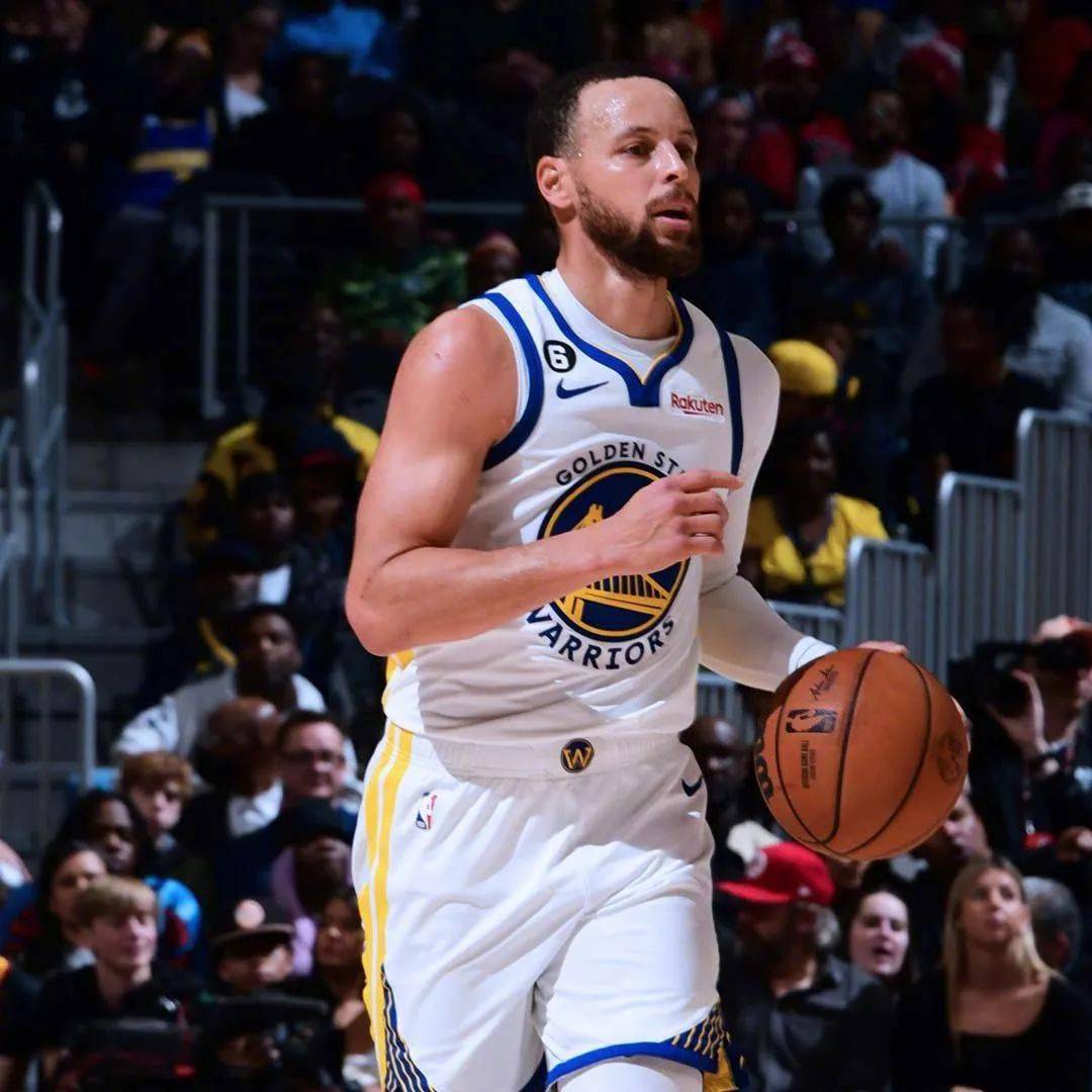 包含拉科鲁尼亚客场告捷，避免赛季连败的词条