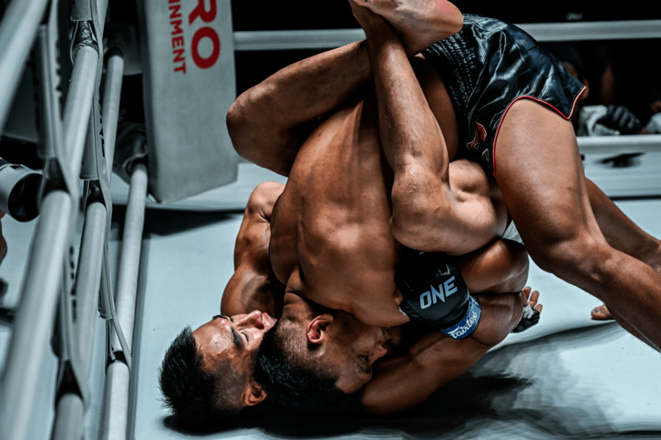 包含瓦朗谢纳客场战胜对手，势头强劲的词条