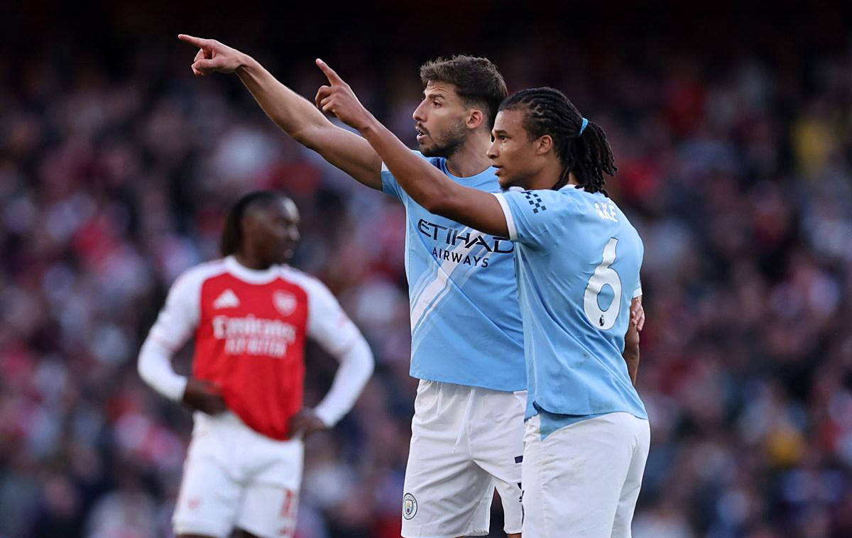 包含曼城客场挑战难度加大，球队备战饱受挑战的词条