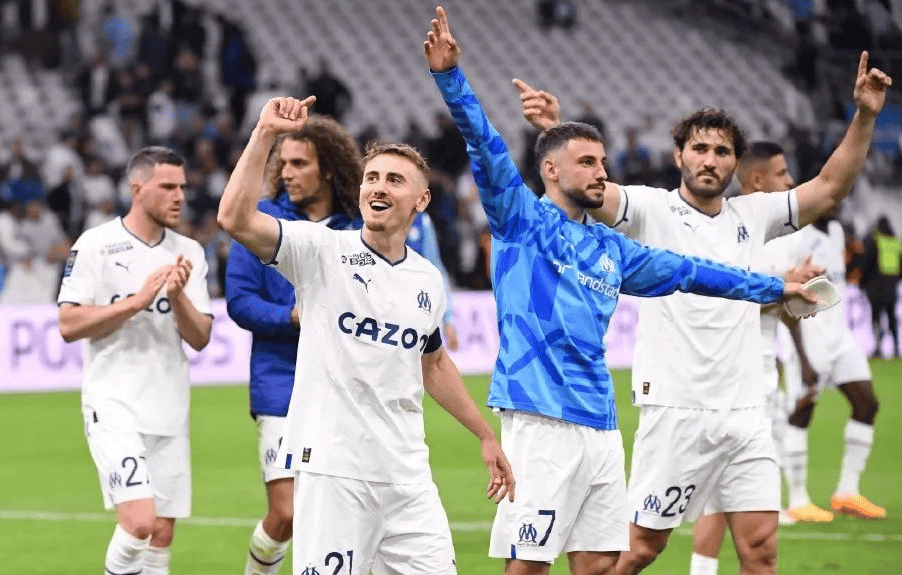 包含马赛客场不敌波尔多，遭遇两连败的词条