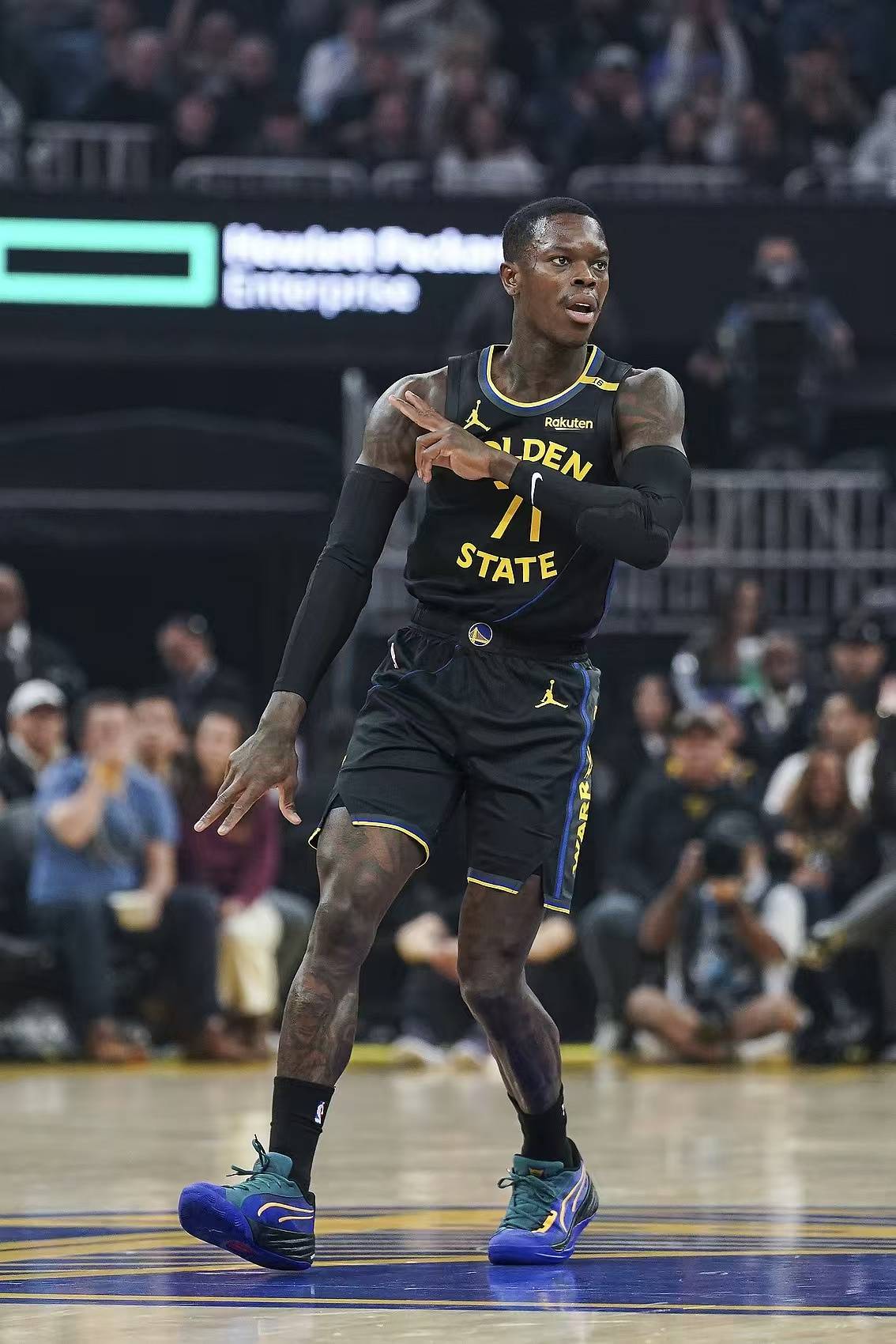 灰熊惨遭勇士逆转,莫兰特独得分 灰熊惨遭勇士逆转,莫兰特独得分